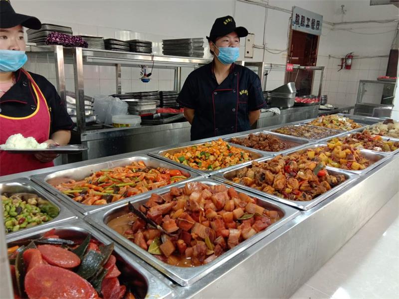 可口诱人的饭菜.jpg