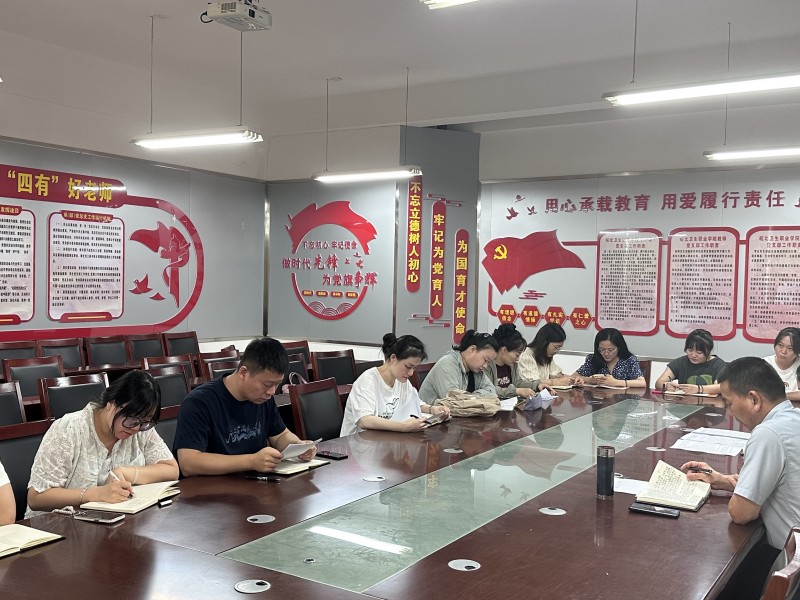 0XBGIZ~U3GDV04MUET}4610_副本.jpg