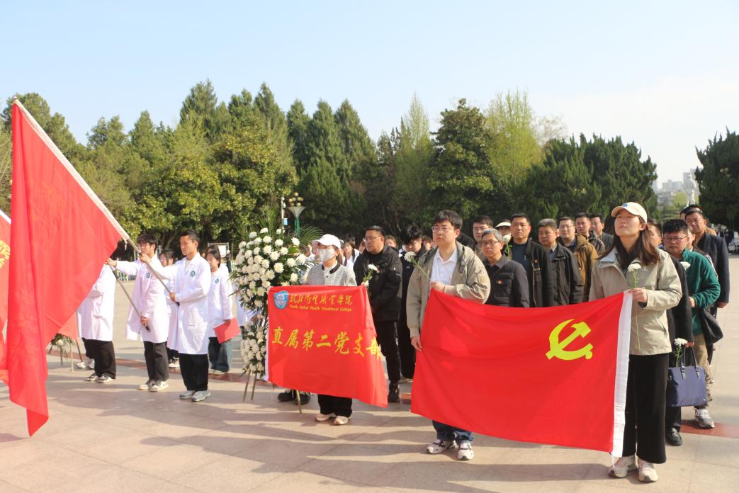 扫墓1.jpg